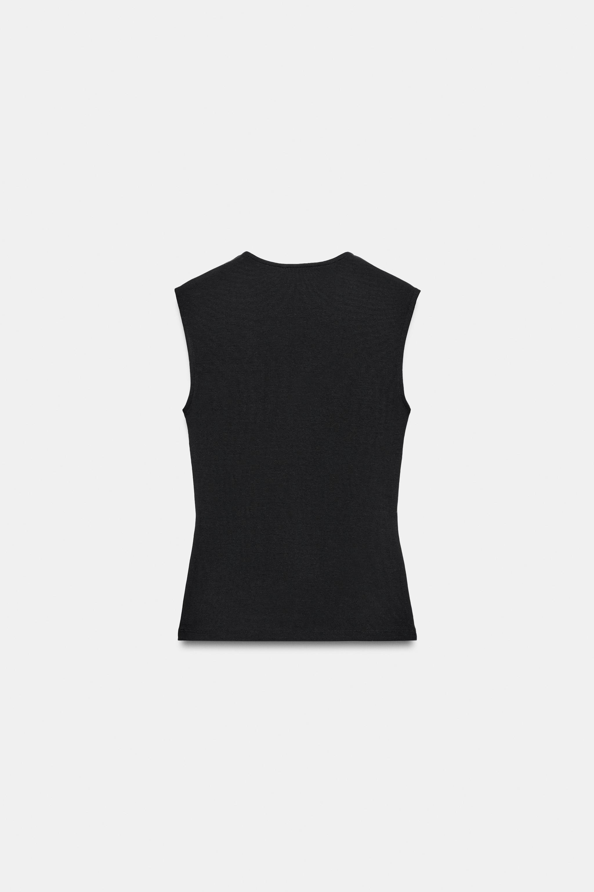 SLEEVELESS T-SHIRT