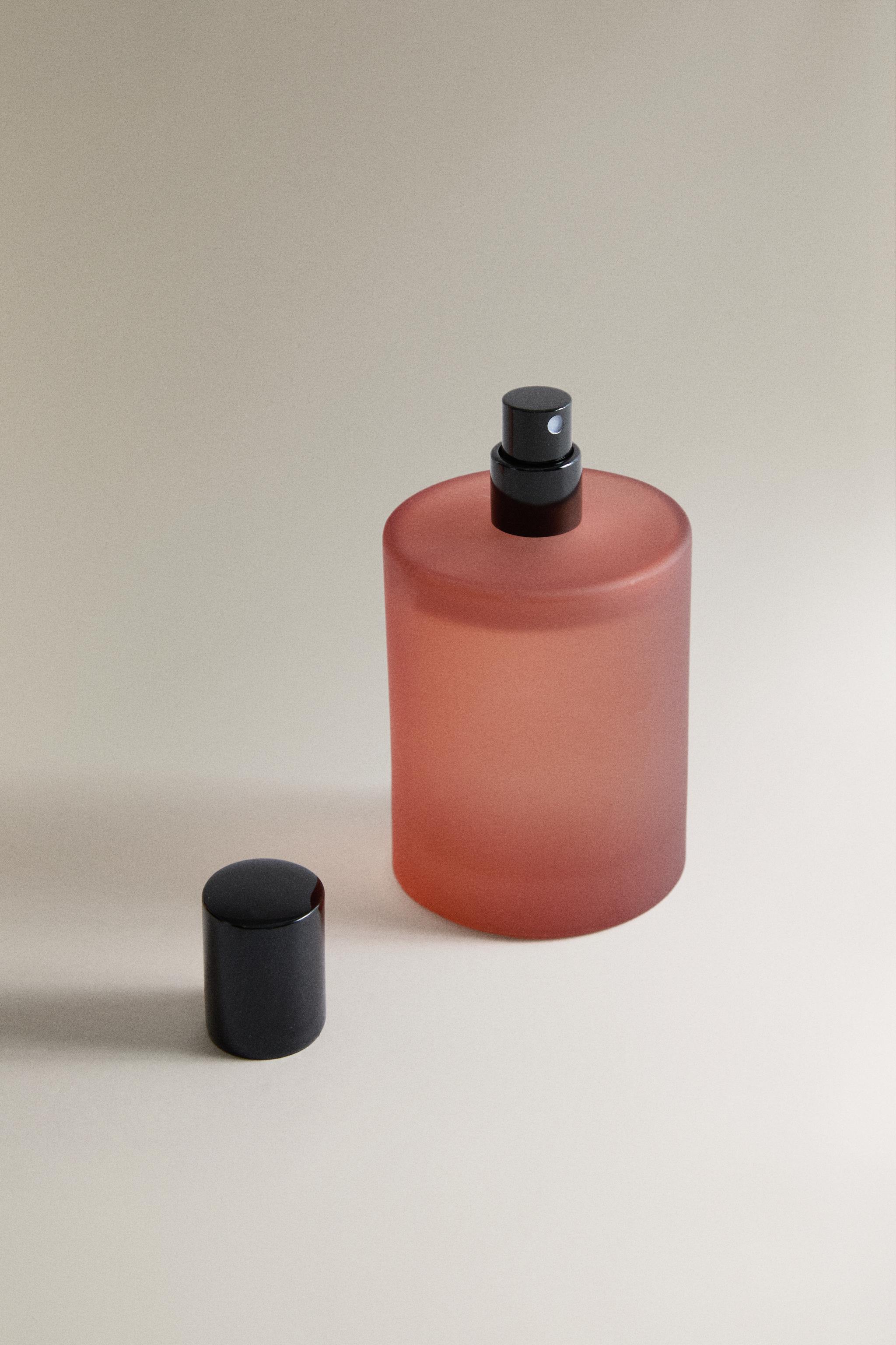 (100 ML) POPPY FIELDS FABRIC FRESHENER SPRAY — Red / Orange