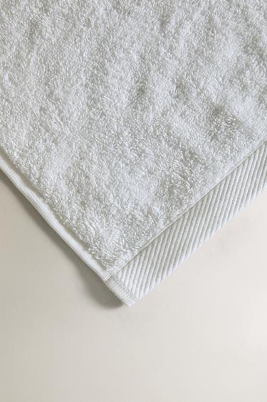 PLAIN COTTON TERRY BATH TOWEL (500 GXM²) - White by Zara - Image 2