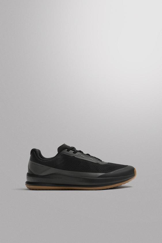 GECKO TRAIN CROSS TRAINING SHOES - Black by Zara - Image 0
