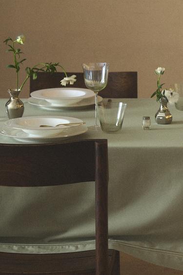 مفرش مائدة ساتان بحافة مزدوجة - مخضر الخاص بـ Zara