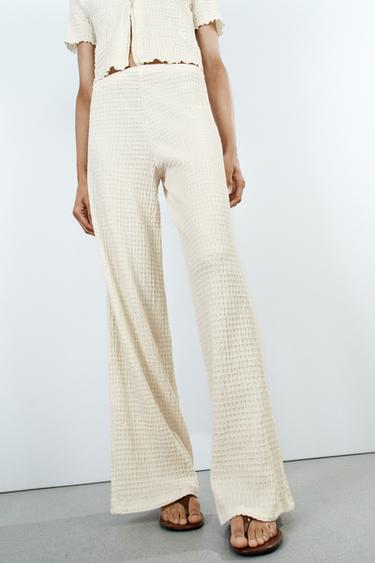 PANTALÓN RECTO TEXTURA - Crudo de Zara