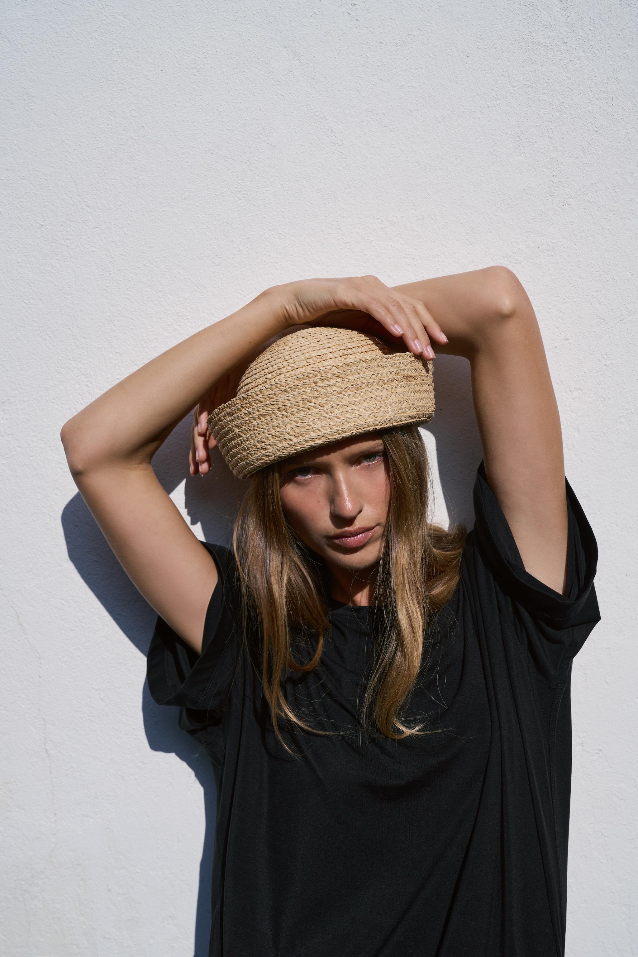 100% RAFFIA SKULLCAP HAT - Light beige | ZARA United Kingdom