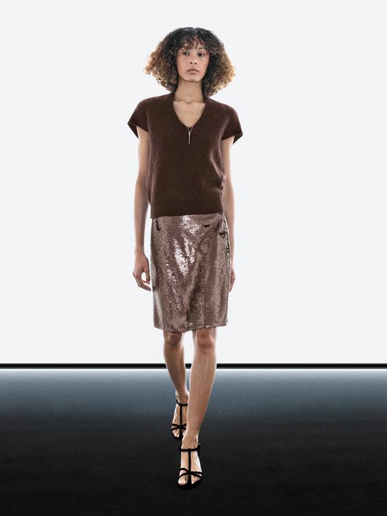 Short matte sequinned skirt