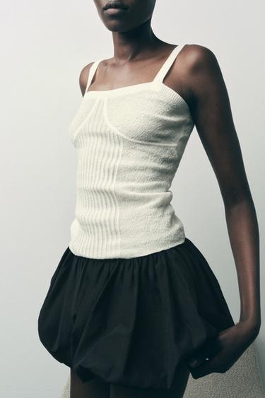 TOP EN MAILLE PLISSÉ - Écru de Zara