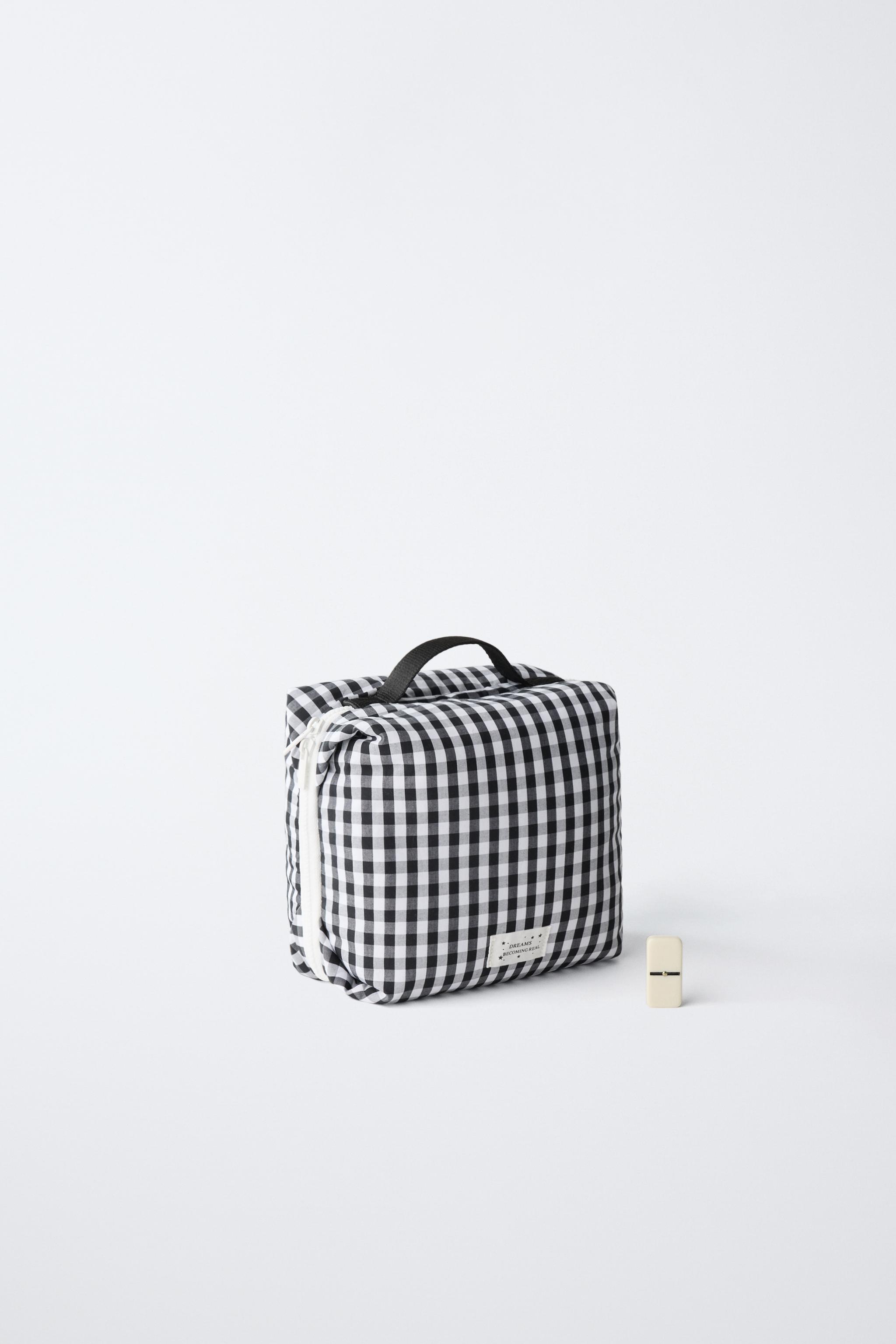 CHECKERED TOILETRY BAG