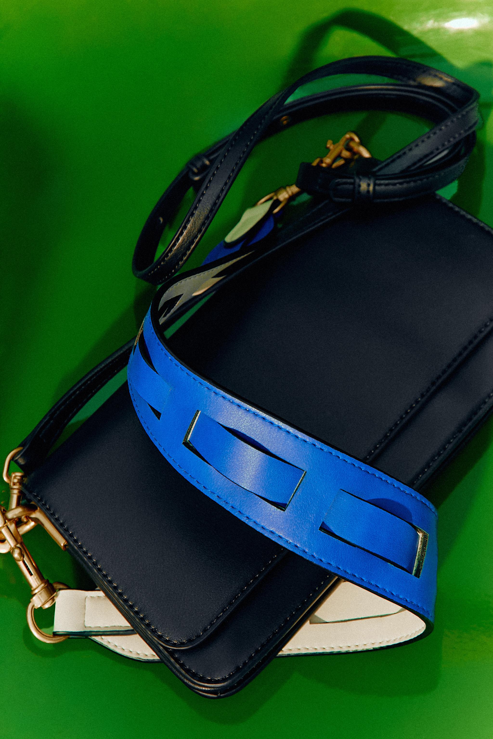Женские сумки Zara CROSSBODY WITH STRAP DETAIL — фото 3