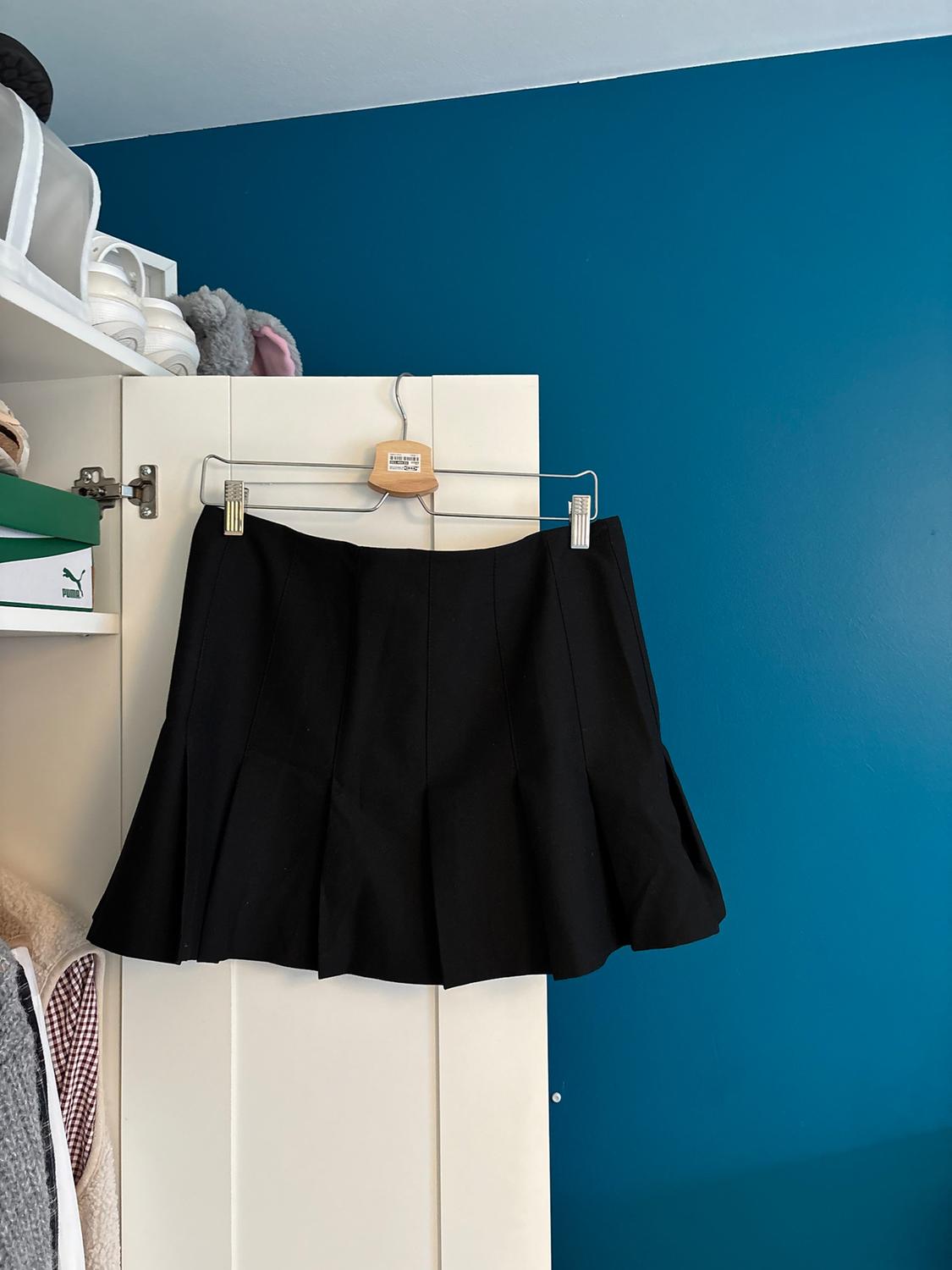 BOX PLEAT MINI SKIRT - Image 3