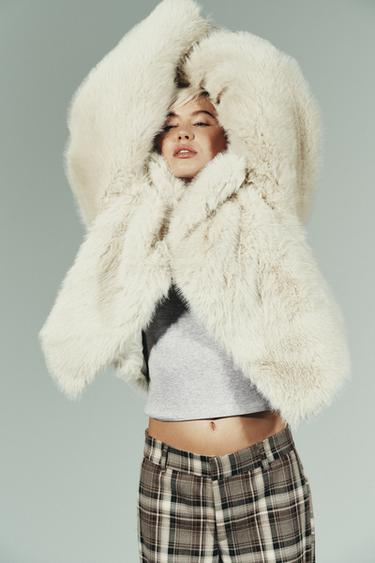 SHORT FAUX FUR COAT - Light beige by Zara