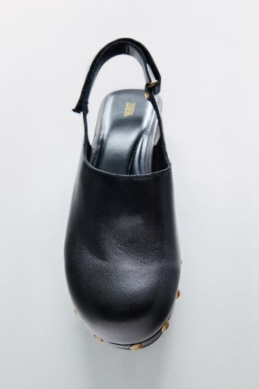 قبقاب جلدي بدبابيس معدنية - أسود الخاص بـ Zara