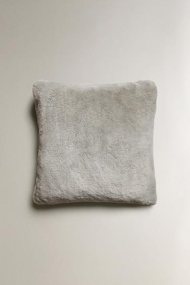 CAPA DE ALMOFADA COM PELO - Cinza-claro da Zara - Imagem 0