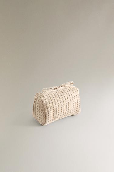 WAFFLE-KNIT FABRIC WASH BAG - Ecru White de Zara - Image 2
