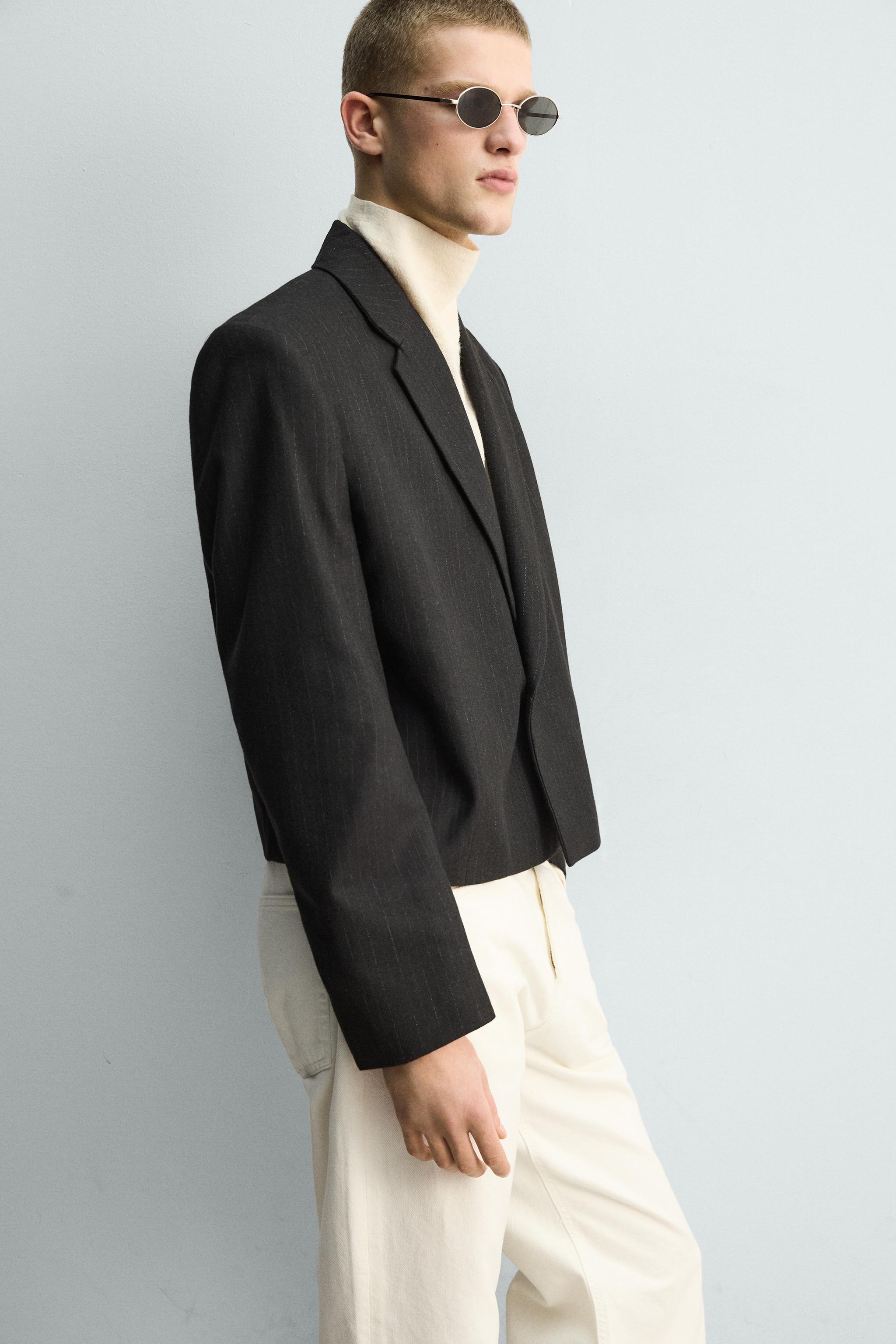 PINSTRIPE CROPPED FIT SUIT BLAZER