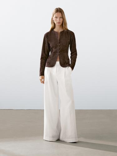 Camisa corta piel ante - Marrón de Zara