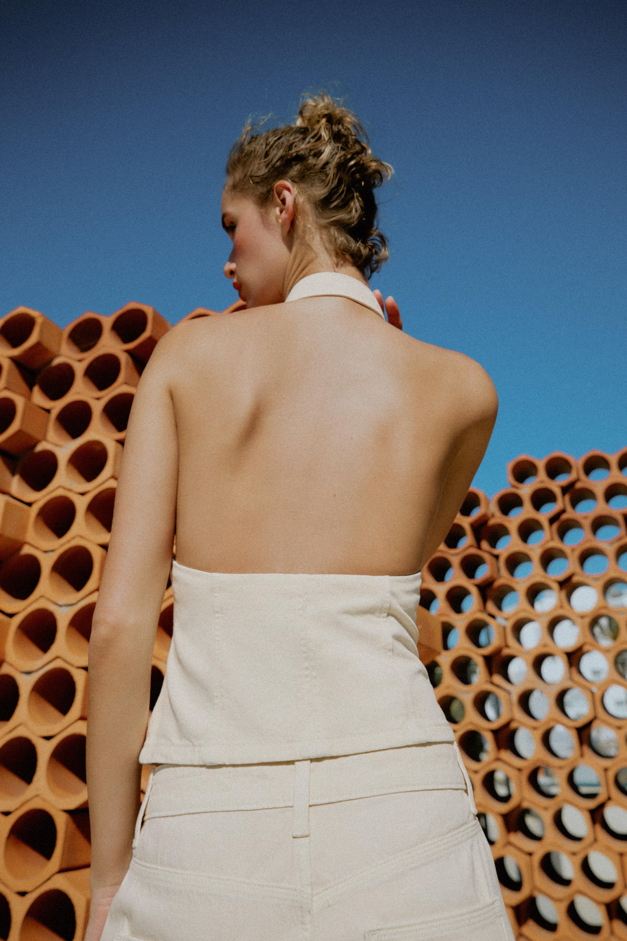 EYELET HALTER TOP
