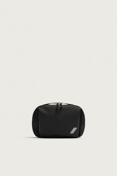 SPORTS TOILETRY BAG - Black by Zara