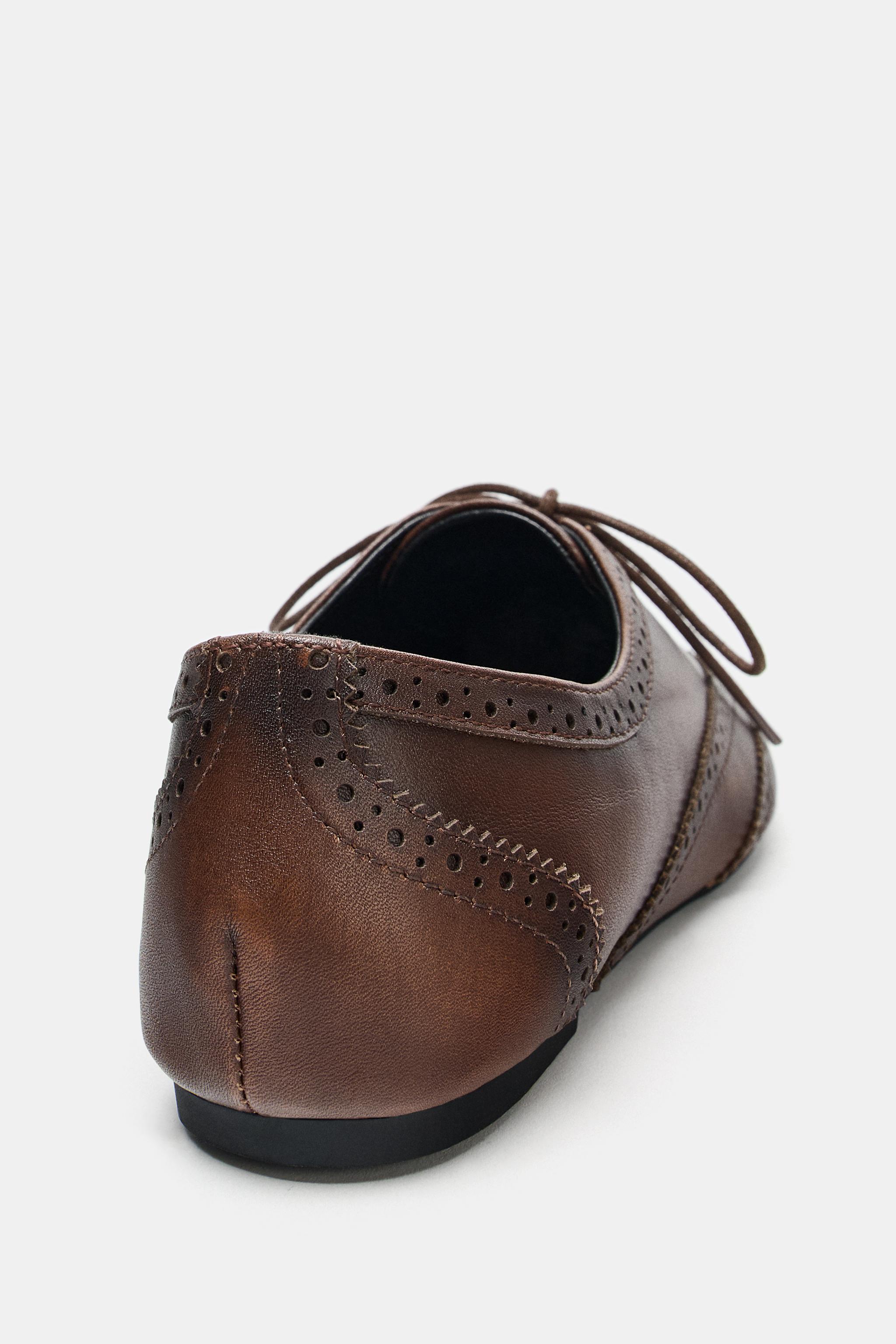 LOW HEEL LEATHER WINGTIPS