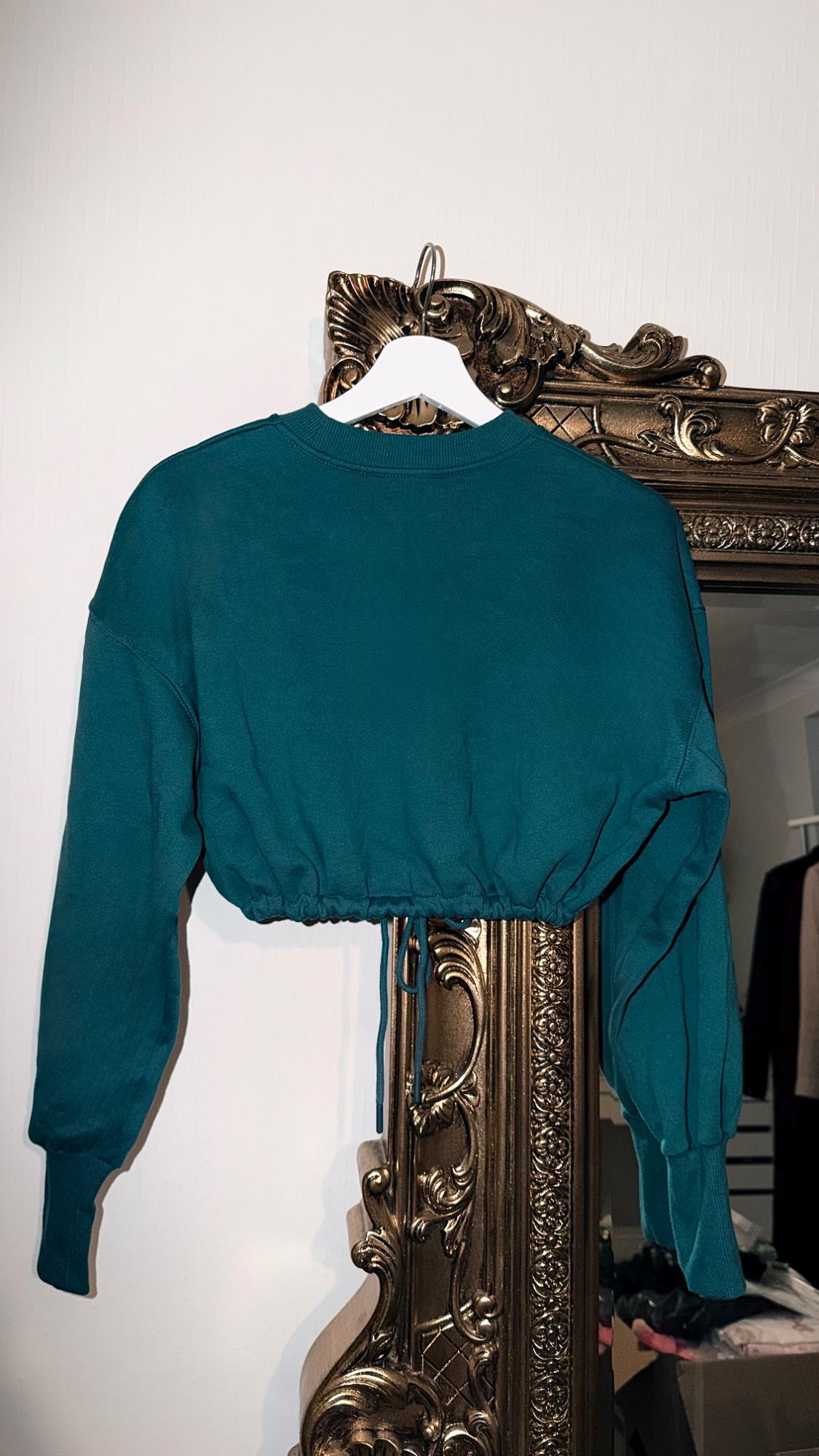 LIMITLESS CONTOUR COLLECTION CROPPED SWEATSHIRT - Image 2