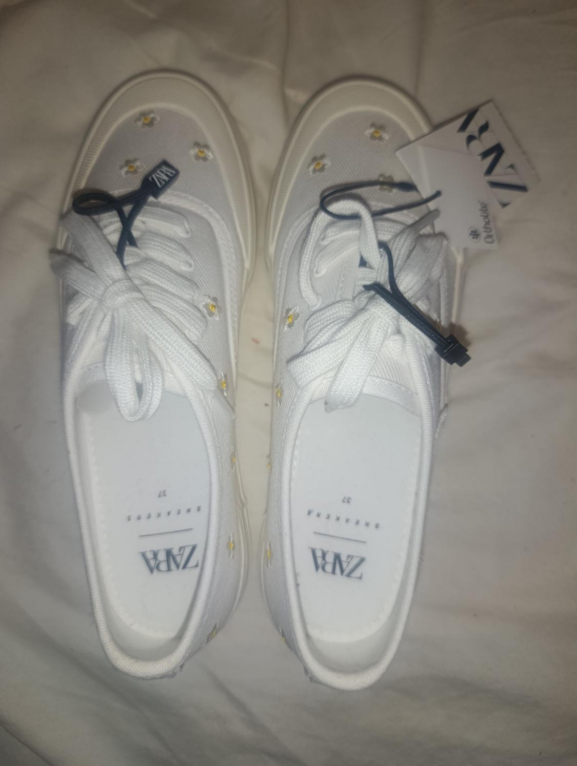 FLORAL EMBROIDERED TRAINERS - Image 2