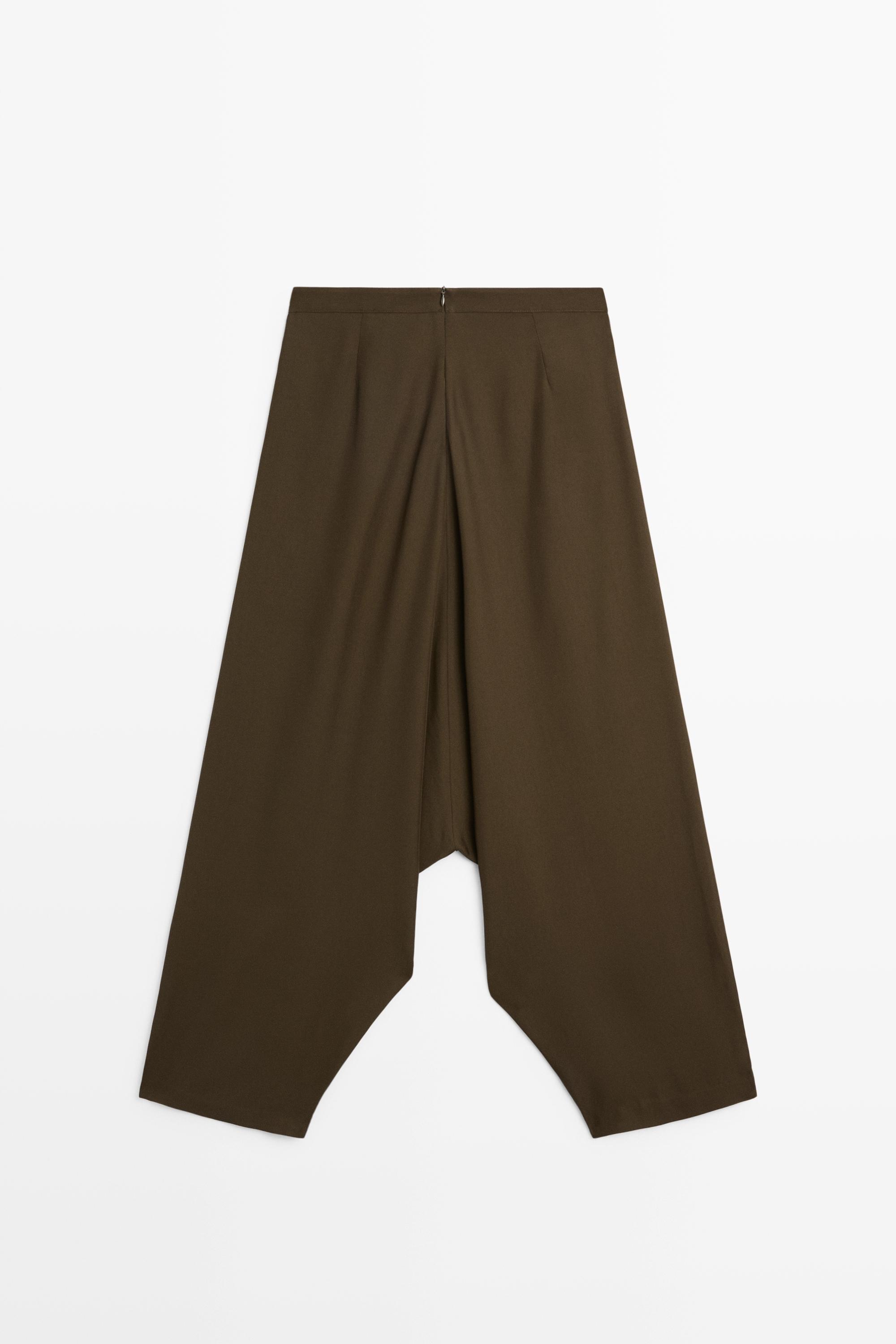 Flowing baggy pants