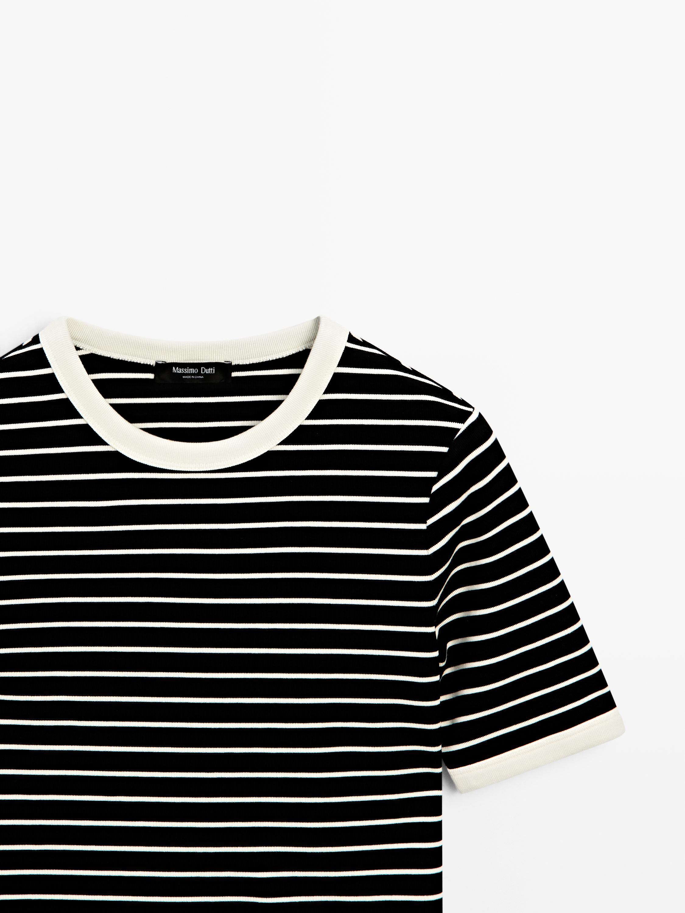 Short sleeve T-shirt with contrast stripes
