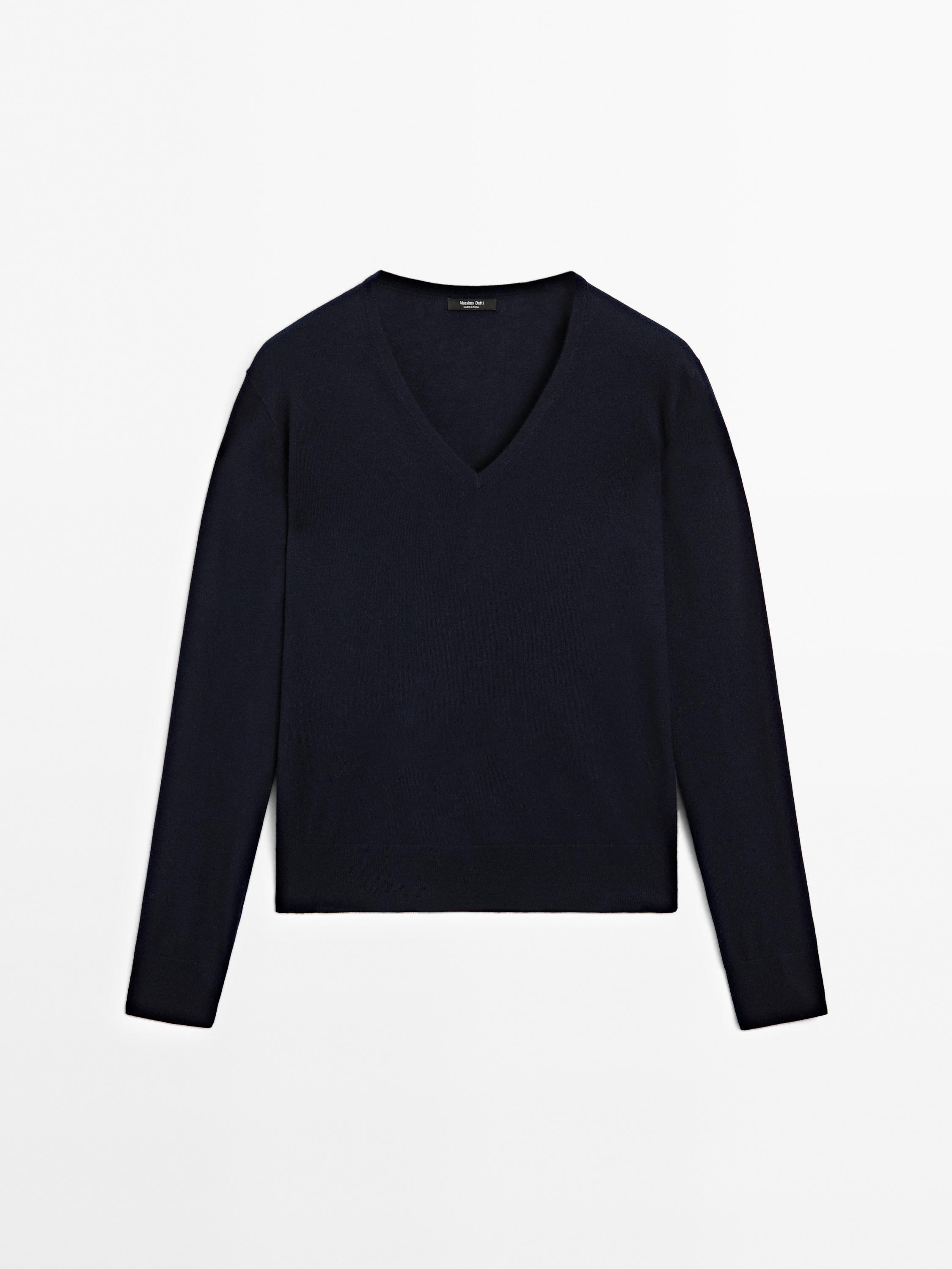 Pull laine en maille à col V