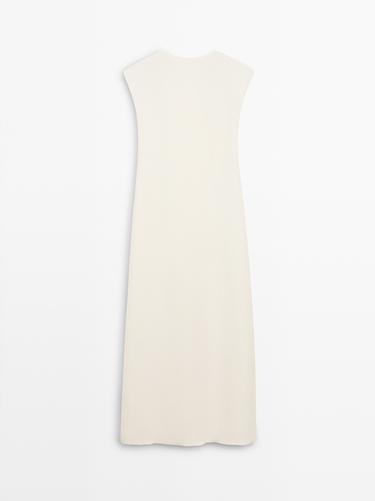 Robe midi détail dos - STUDIO - Écru de Zara