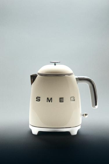 PETITE BOUILLOIRE SMEG EN ACIER - Crème de Zara