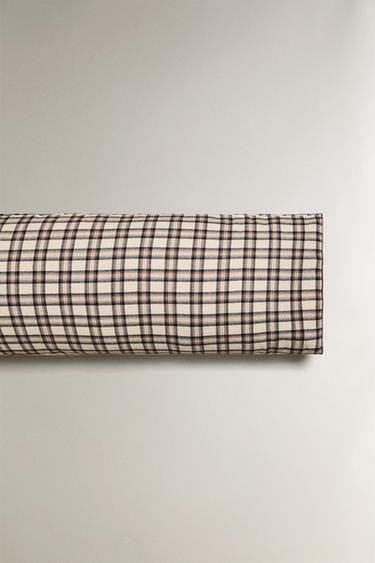 CHILDREN’S CHRISTMAS CHECK FLANNEL PILLOWCASE - Multicoloured by Zara - Image 4