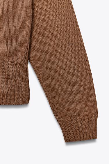 PULL EN MAILLE COL EN V - Marron de Zara - Image 6