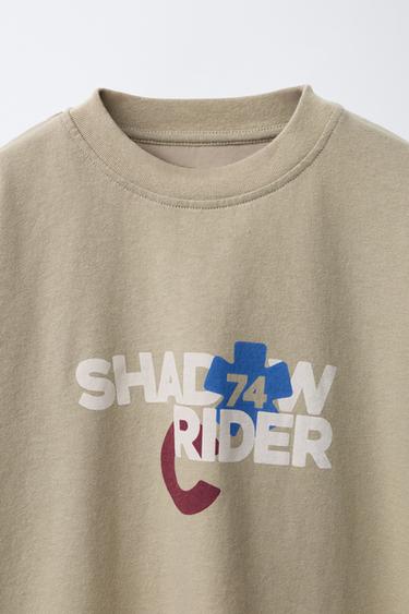 T-SHIRT IMPRIMÉ RIDER À DOUBLES MANCHES - Marron clair de Zara - Image 2