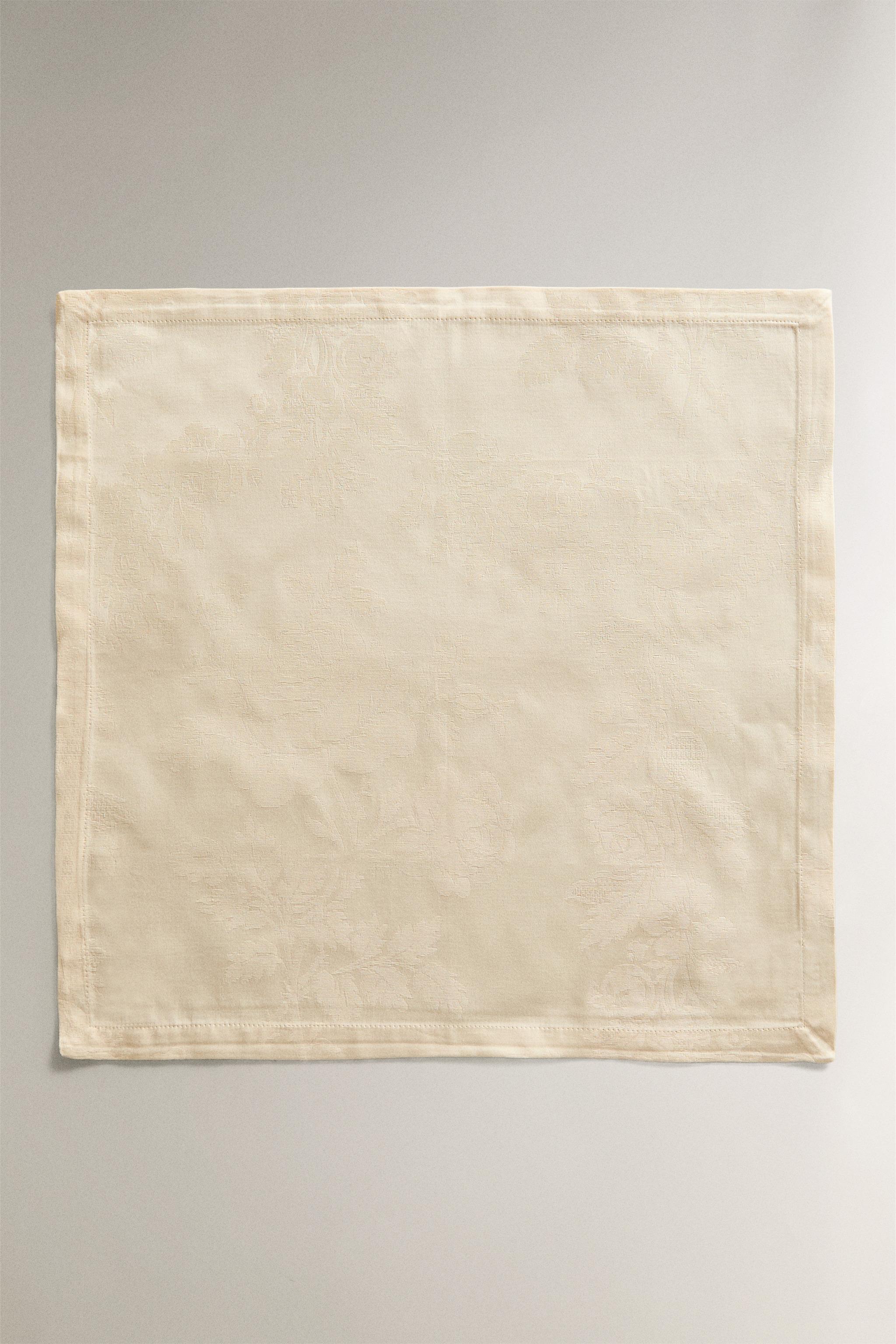 SET OF JACQUARD NAPKINS WITH ROSES (SET OF 2) — Cava