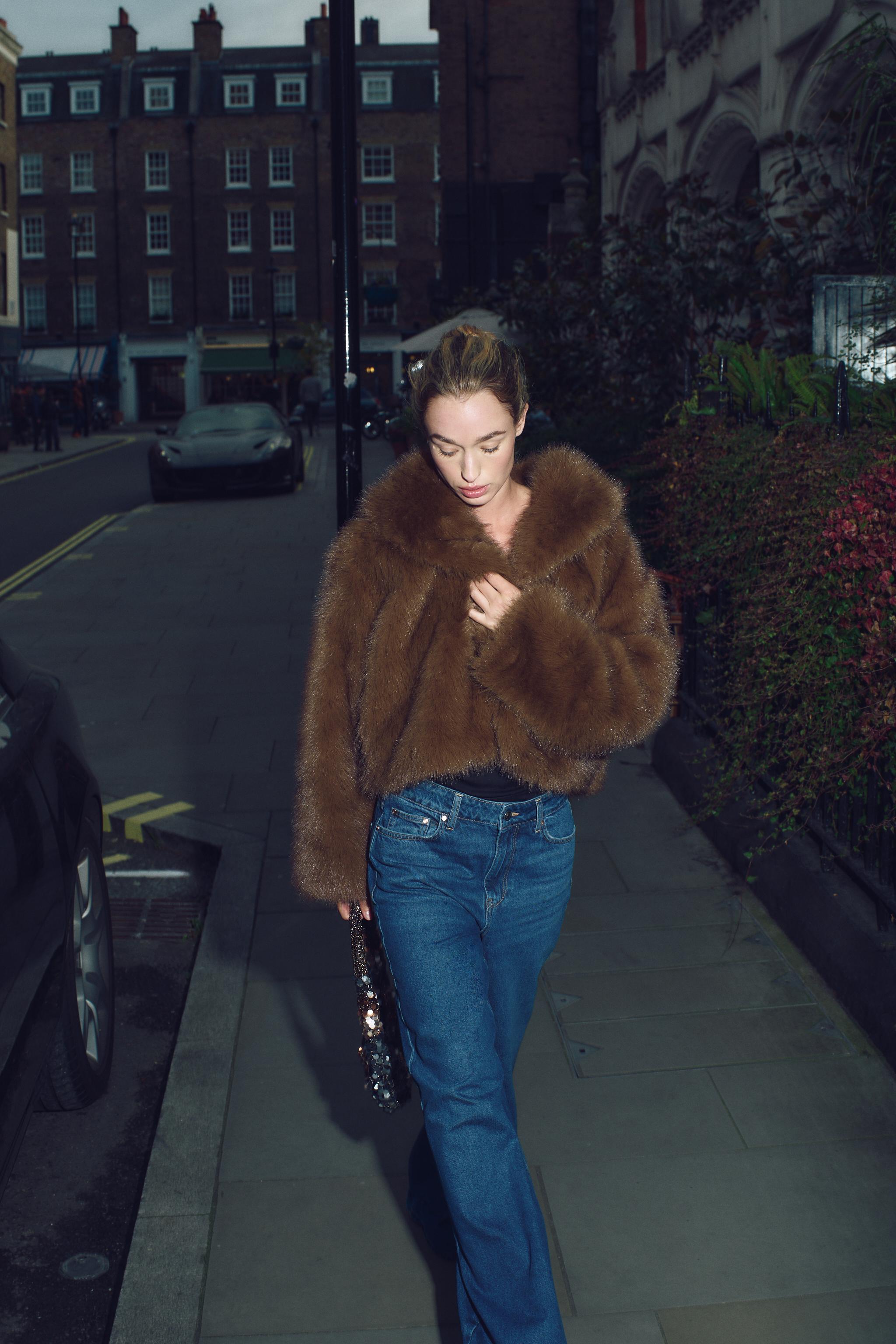ZARA フェイクファーショートコート パールグレー色 ZARA フェイクファーショートコート パールグレー - ジャケット