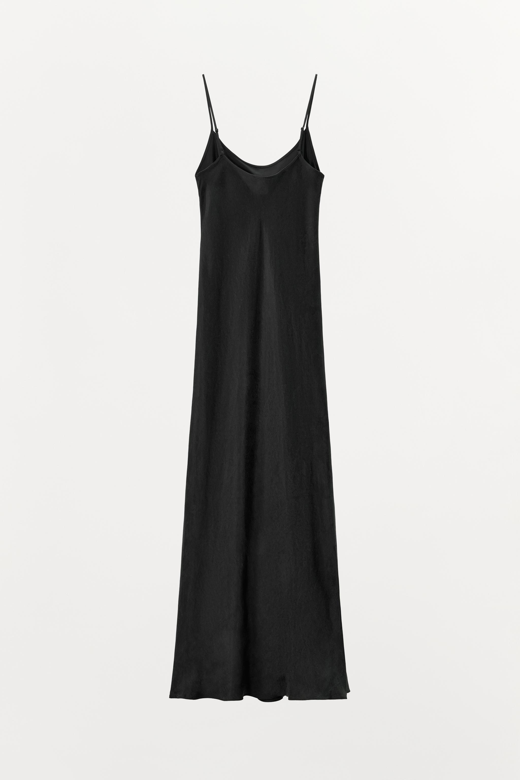ROBE LONGUE À BRETELLES