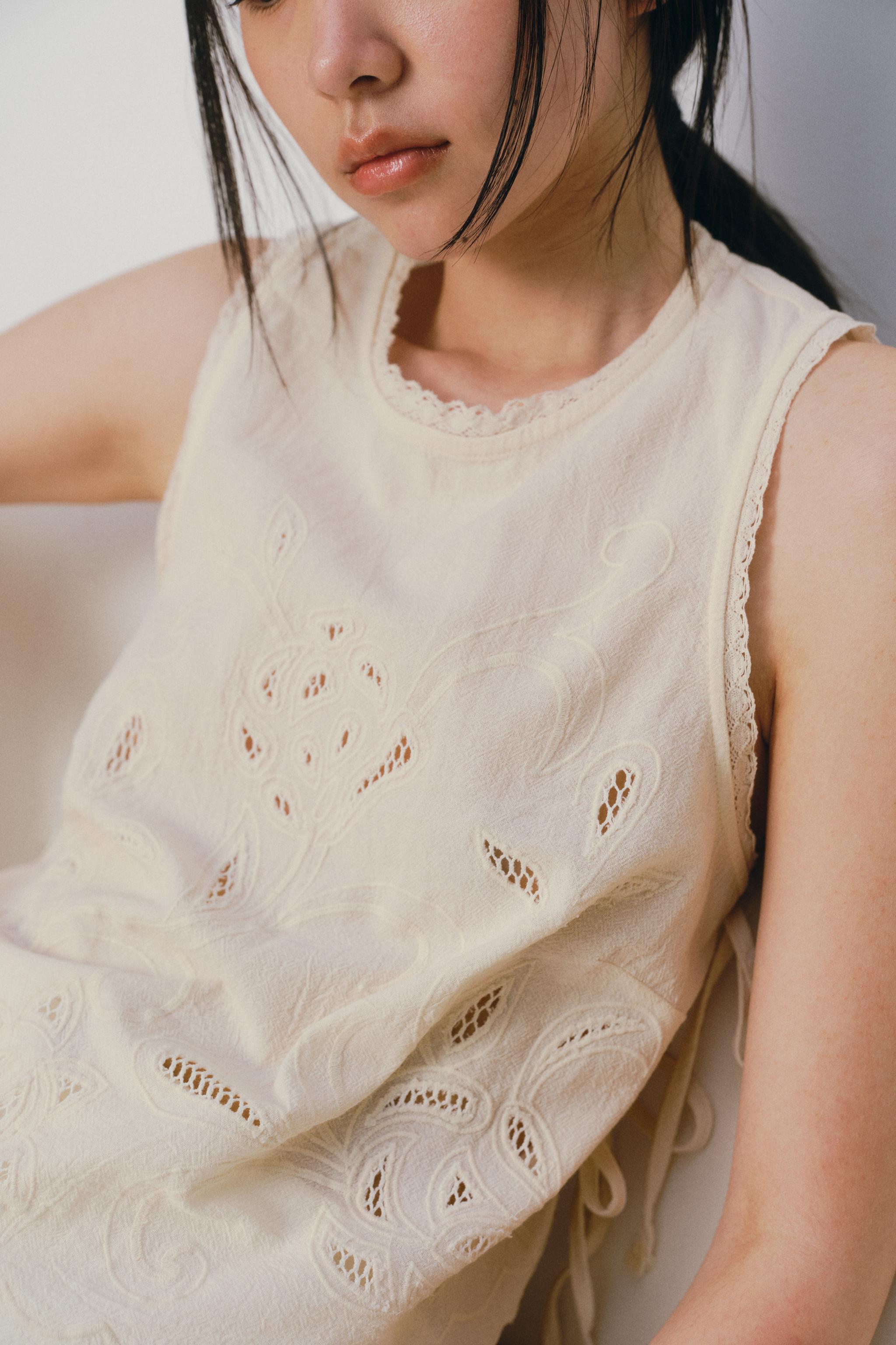 【2025秋冬新作】 リボン刺繍トップス - ホワイト | ZARA Japan / 日本 トップス