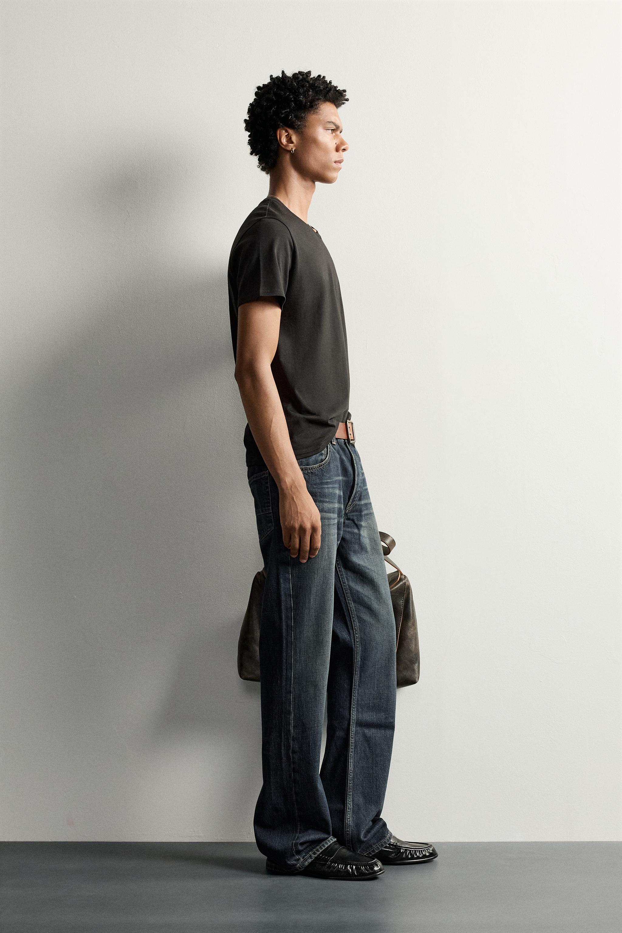 SLIM FIT V-NECK T-SHIRT
