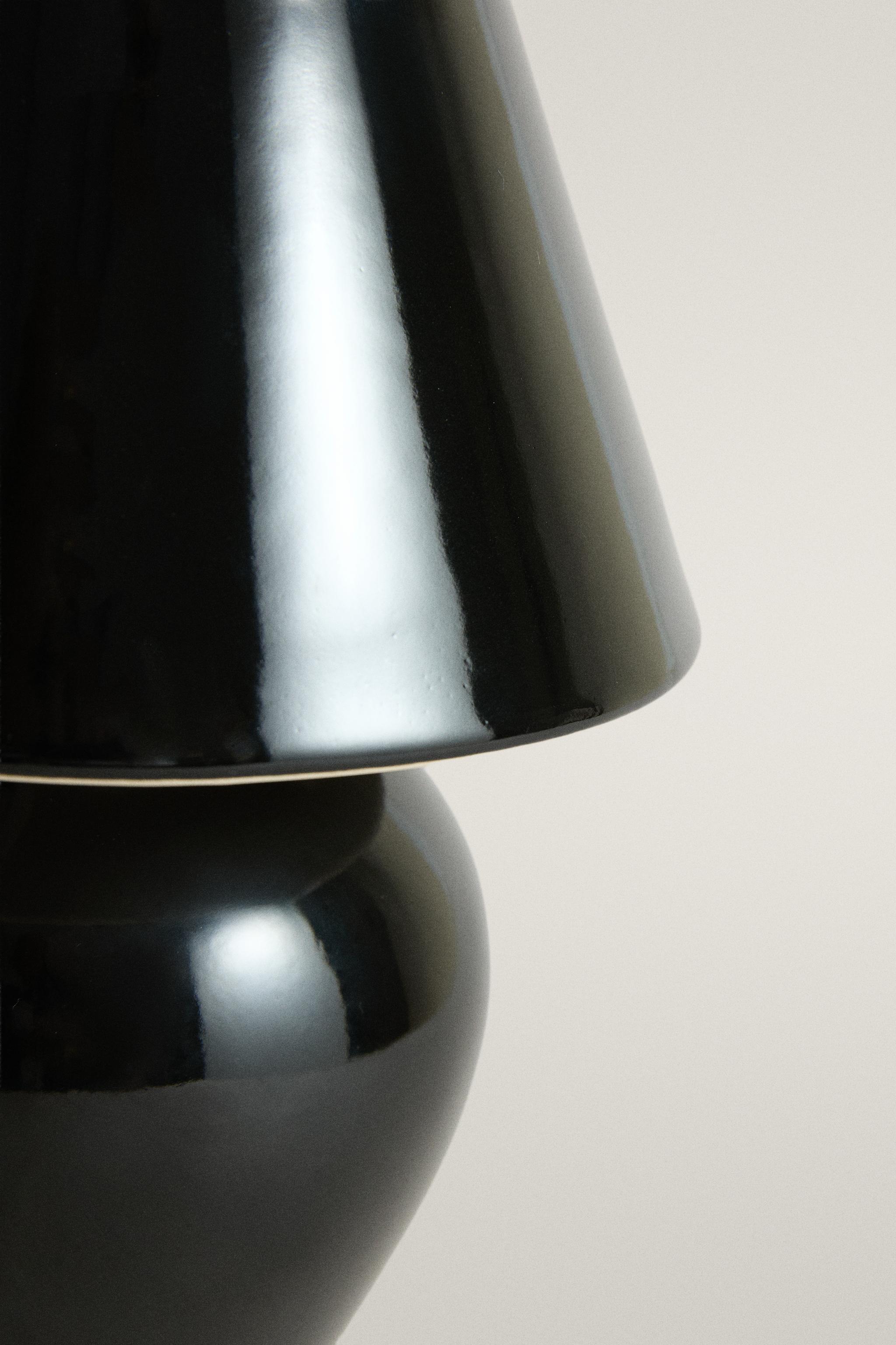 CORDLESS TABLE LAMP