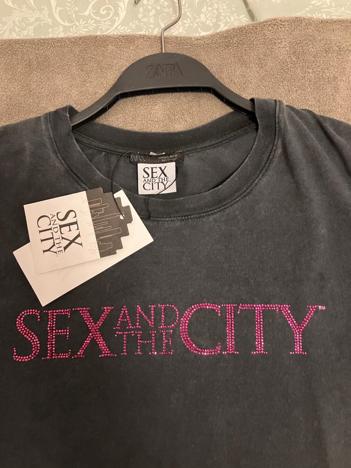 SEX & THE CITY™ FADED-EFFECT T-SHIRT - Image 4