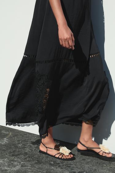 FLAT SANDALS WITH FLOWER - Black de Zara - Image 1