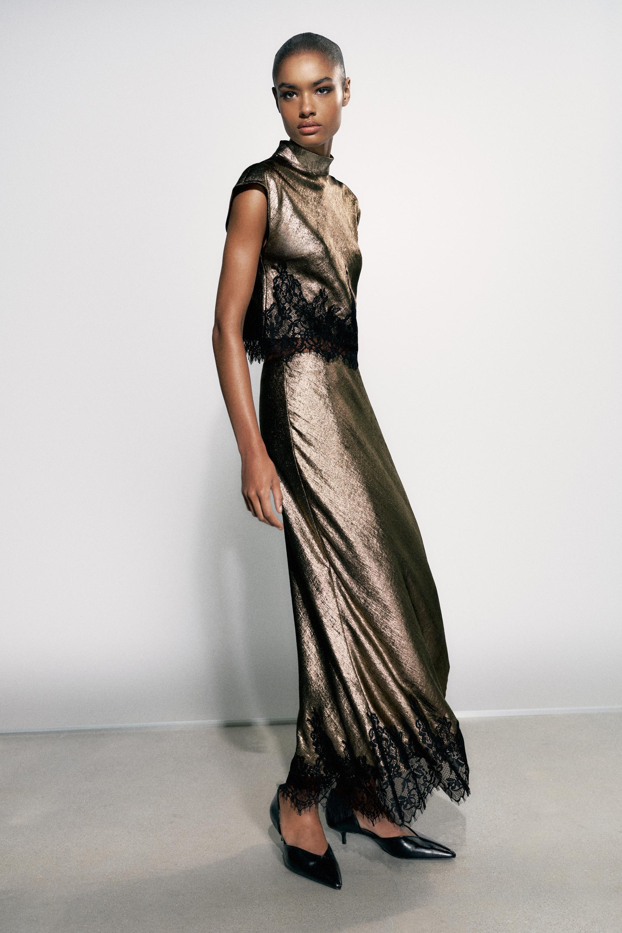 METALLIC EFFECT LACE TOP