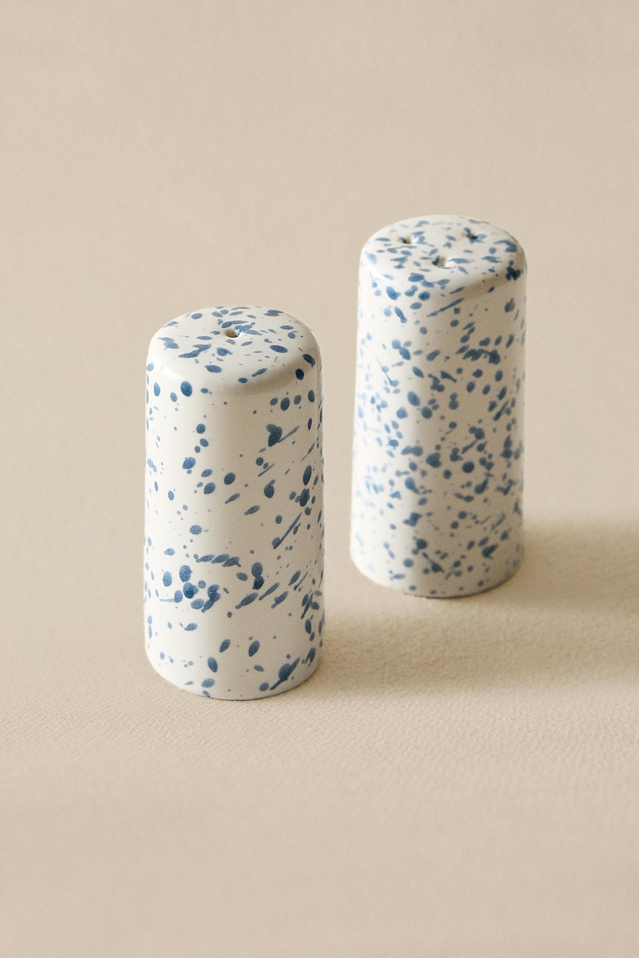 SPECKLED STONEWARE SALT AND PEPPER SHAKER SET