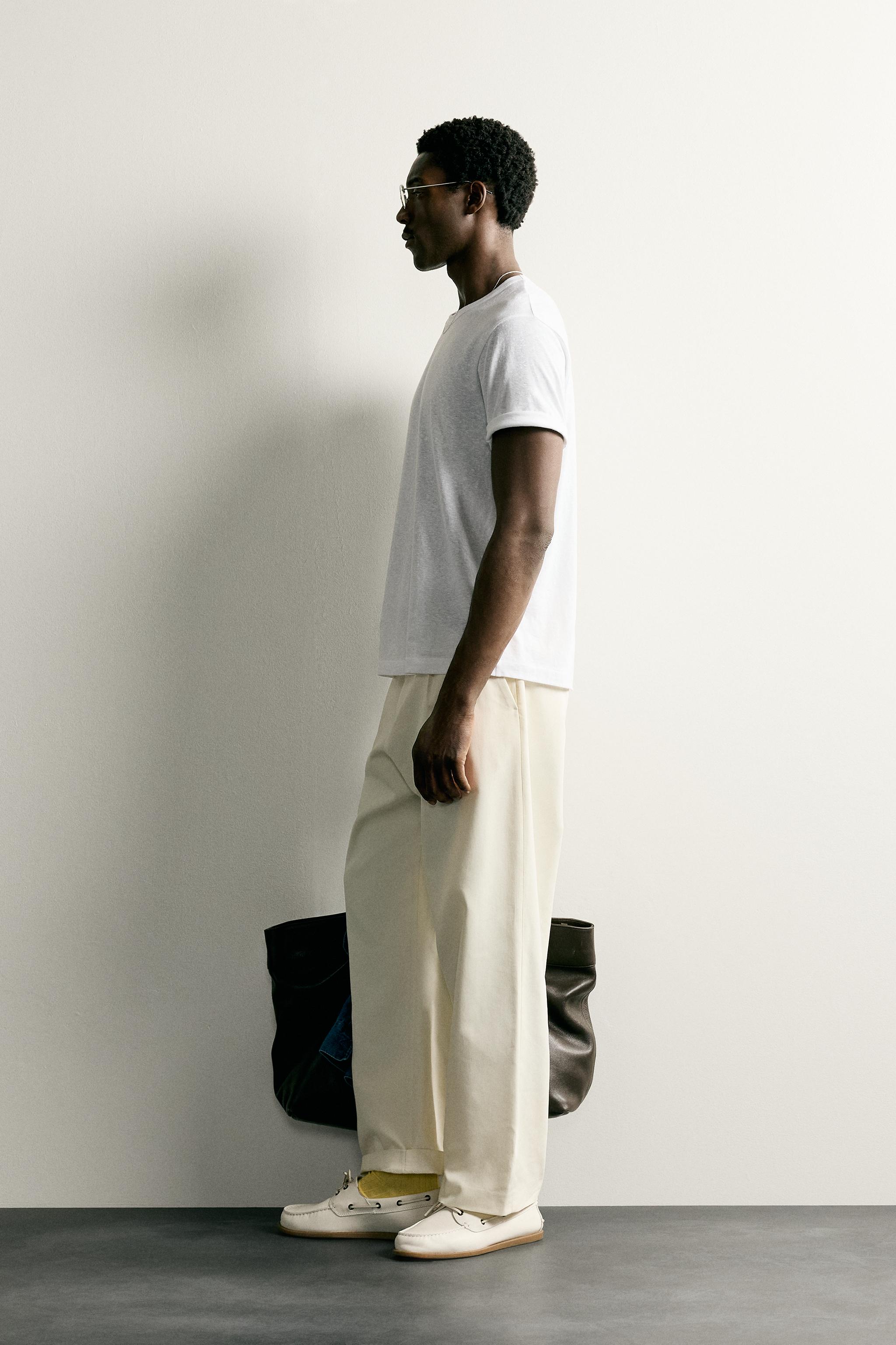 LIGHTWEIGHT REGULAR FIT T-SHIRT