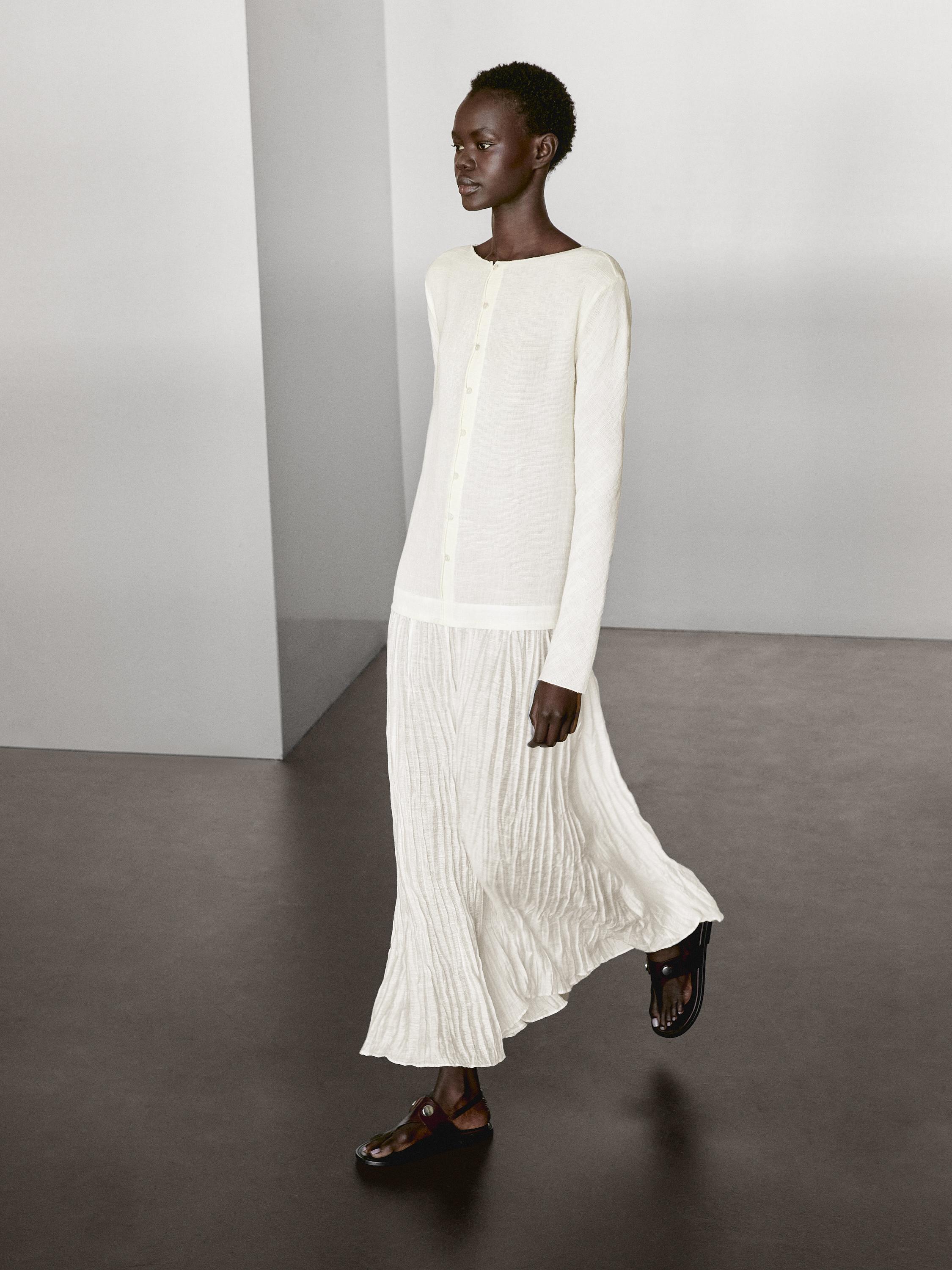 Long contrast pleated dress