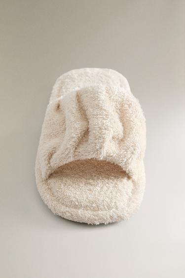 PLEATED TERRY BATHROOM SLIDERS - Beige by Zara - Image 4