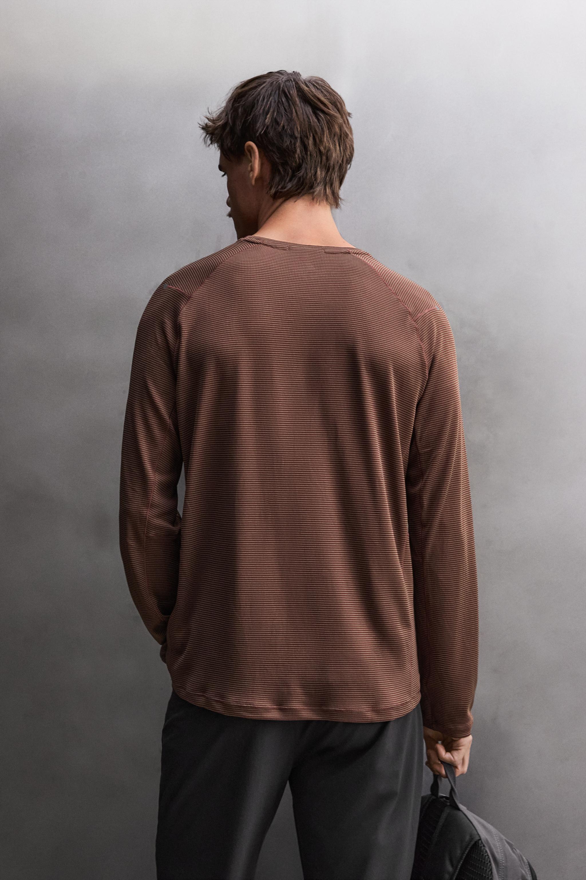 TEXTURED TECHNICAL T-SHIRT