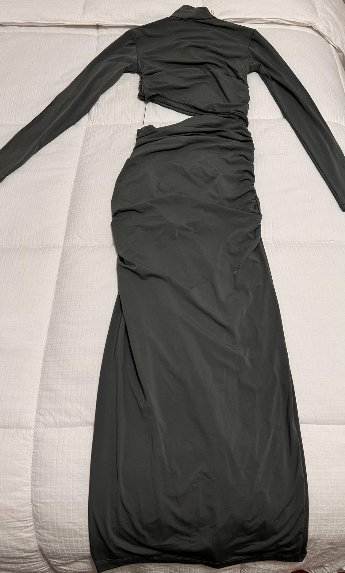 FITTED CUT OUT DRESS - Image 4