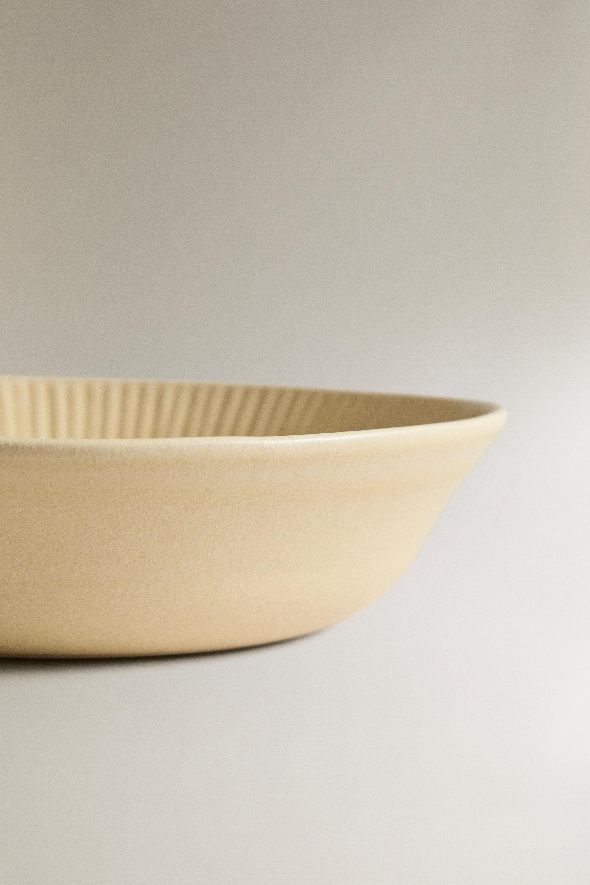 ASSIETTE CREUSE GRÈS RAYÉE