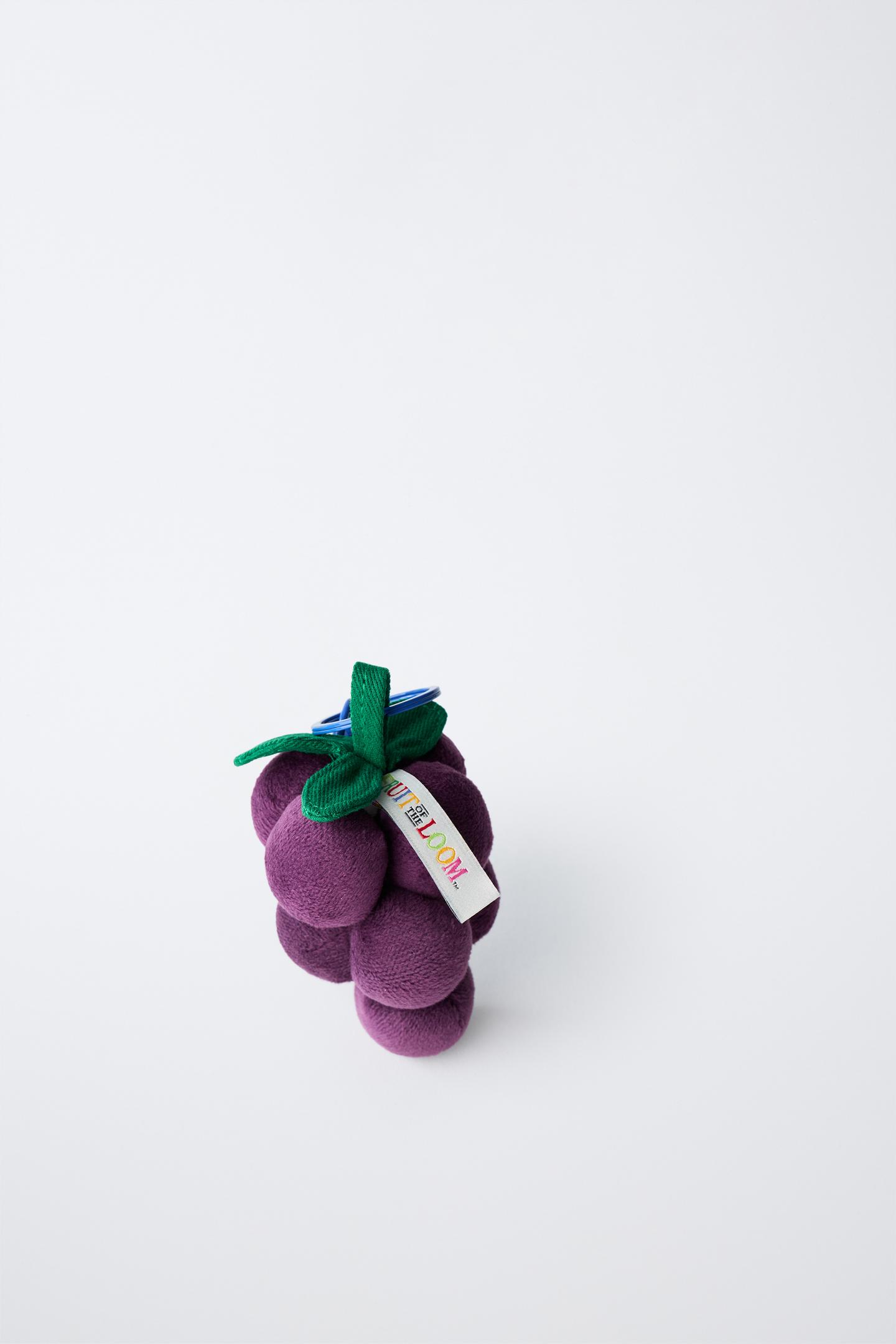 Детский брелок Zara Fruit OF the Loom™ Grape Charm Keychain, цвет: Розовато-лиловый — фото 4