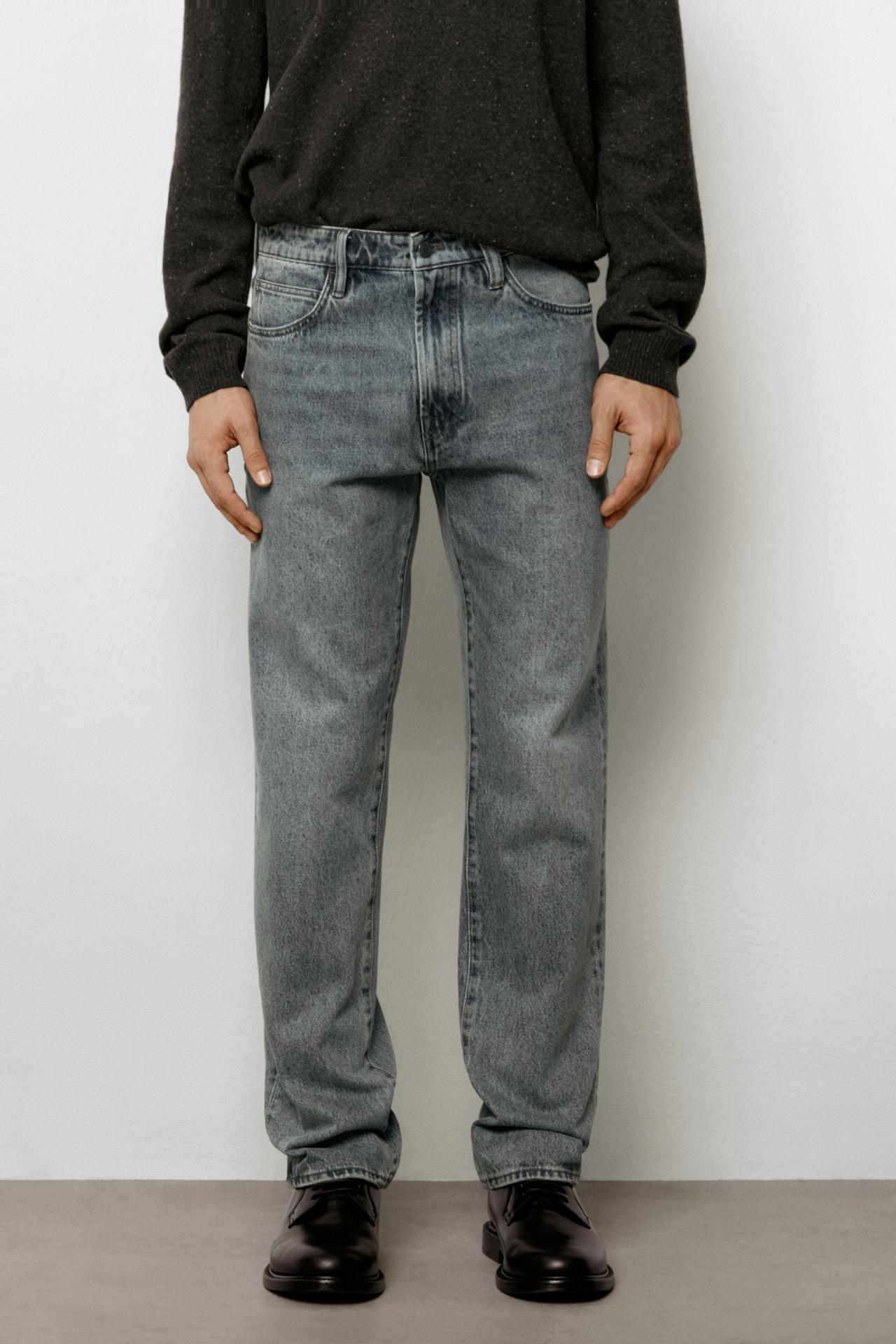 Tapered fit jeans — Mid-blue