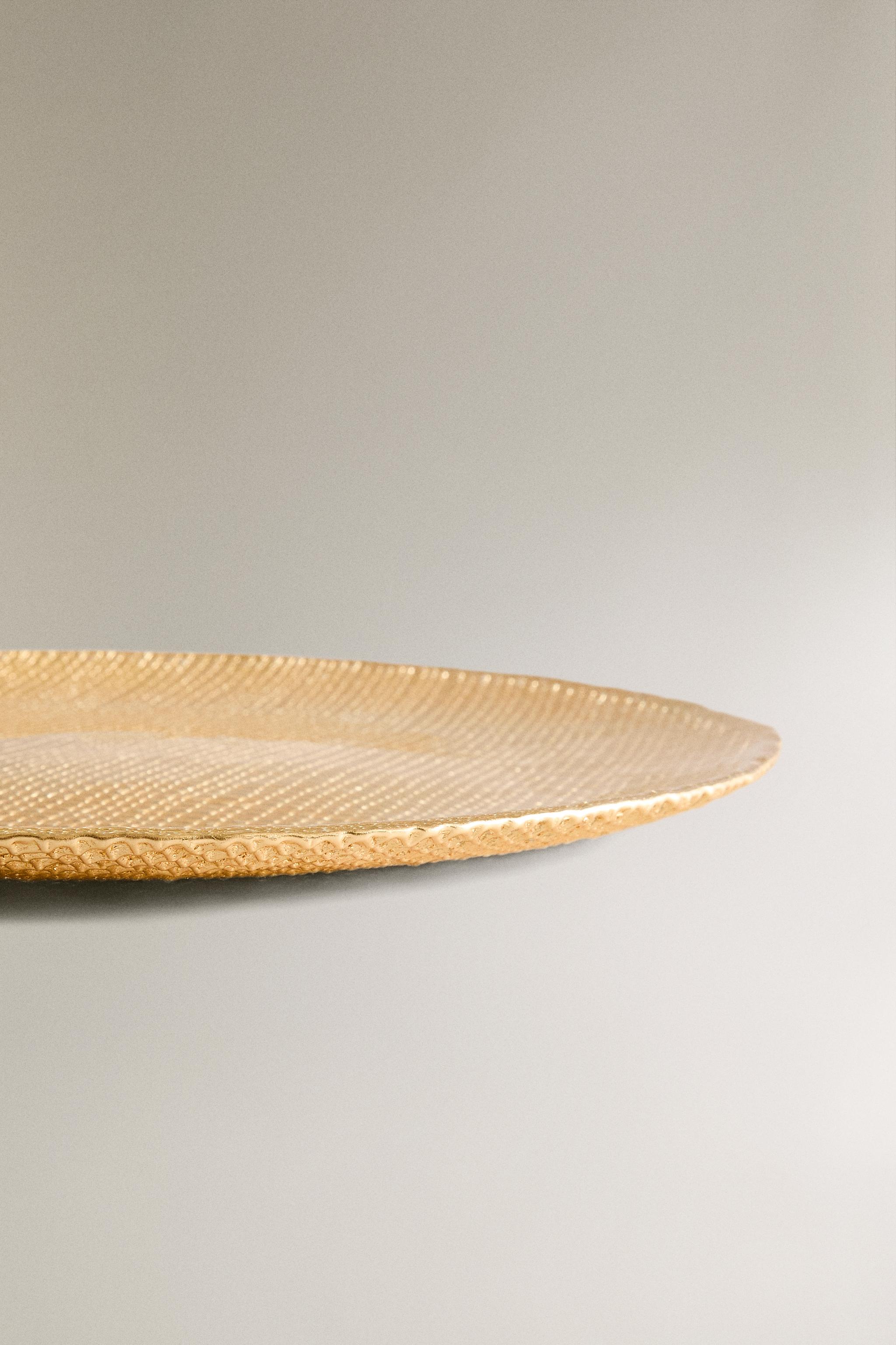 IRREGULAR GOLDEN GLASS CHARGER